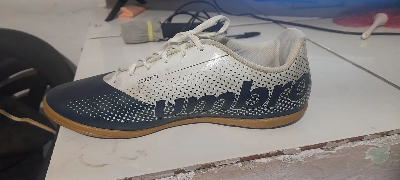 Chuteira umbro