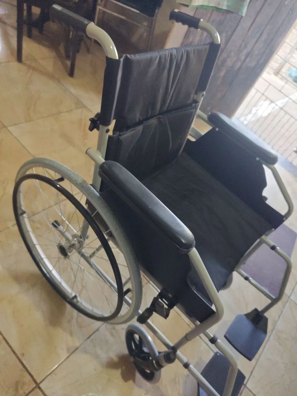 Vende-se cadeira de passeio - Foto 2