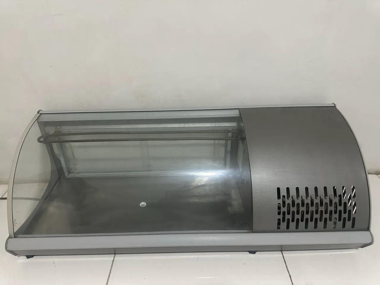 EXPOSITORA REFRIGERADA PARA SUSHI / RESTAURANTE JAPONÊS - 220V - Foto 2