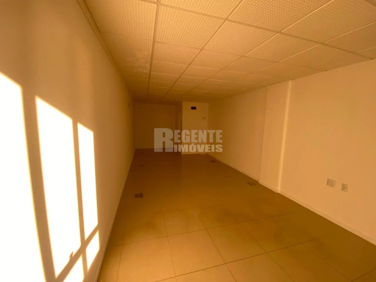 Ótima sala comercial para locação no bairro Itacorubi! - Foto 3