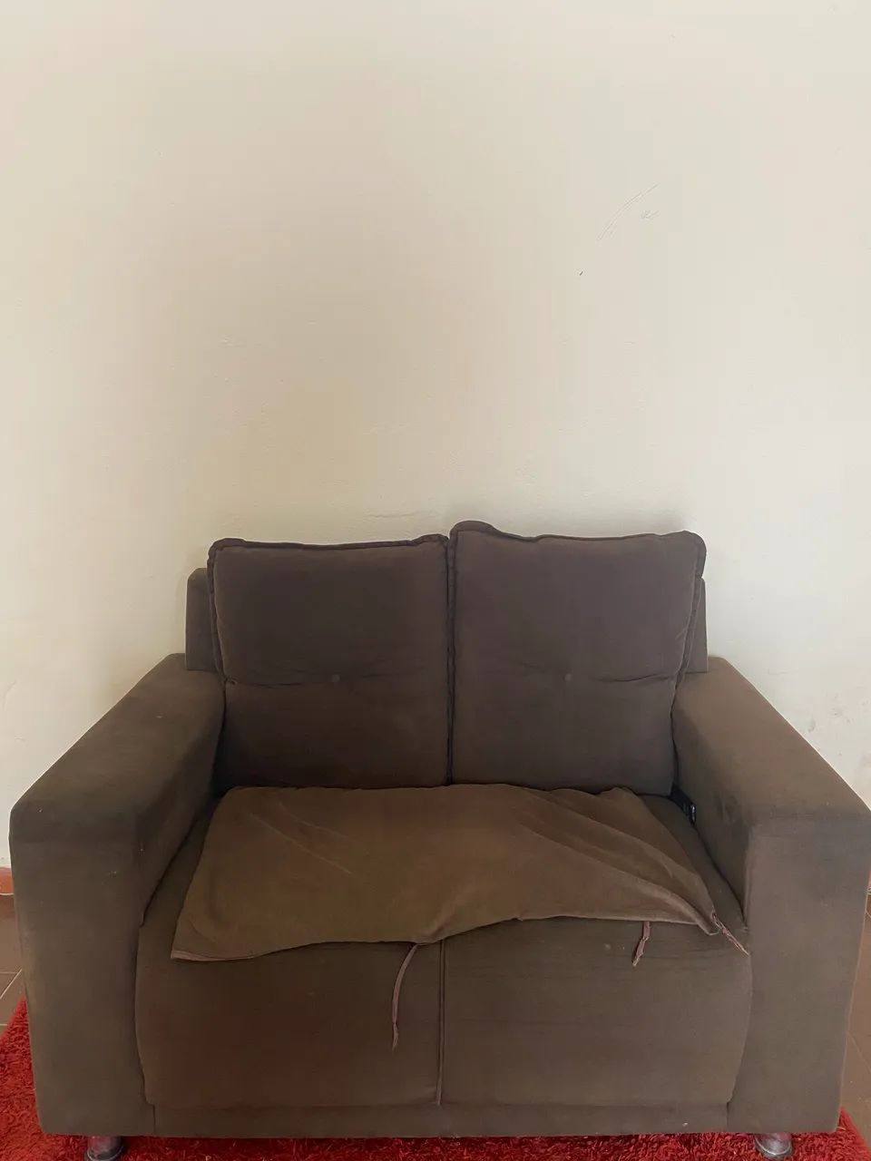 Vende-se um sofá 
