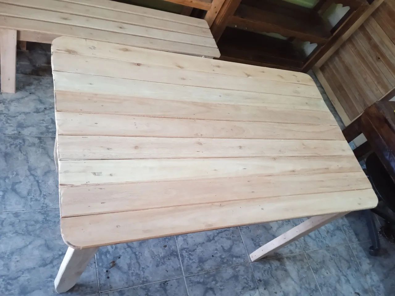 Mesa 1,20cm com 2 bancos - Foto 4