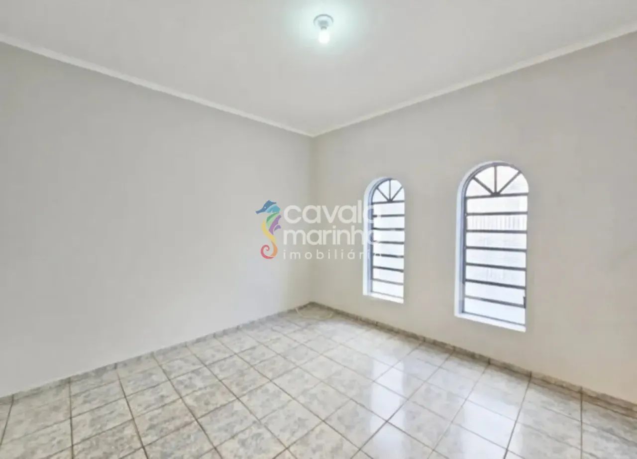 Casa para alugar de 3 quartos e 4 vagas, 173m² - Jardim Irajá. - Foto 3