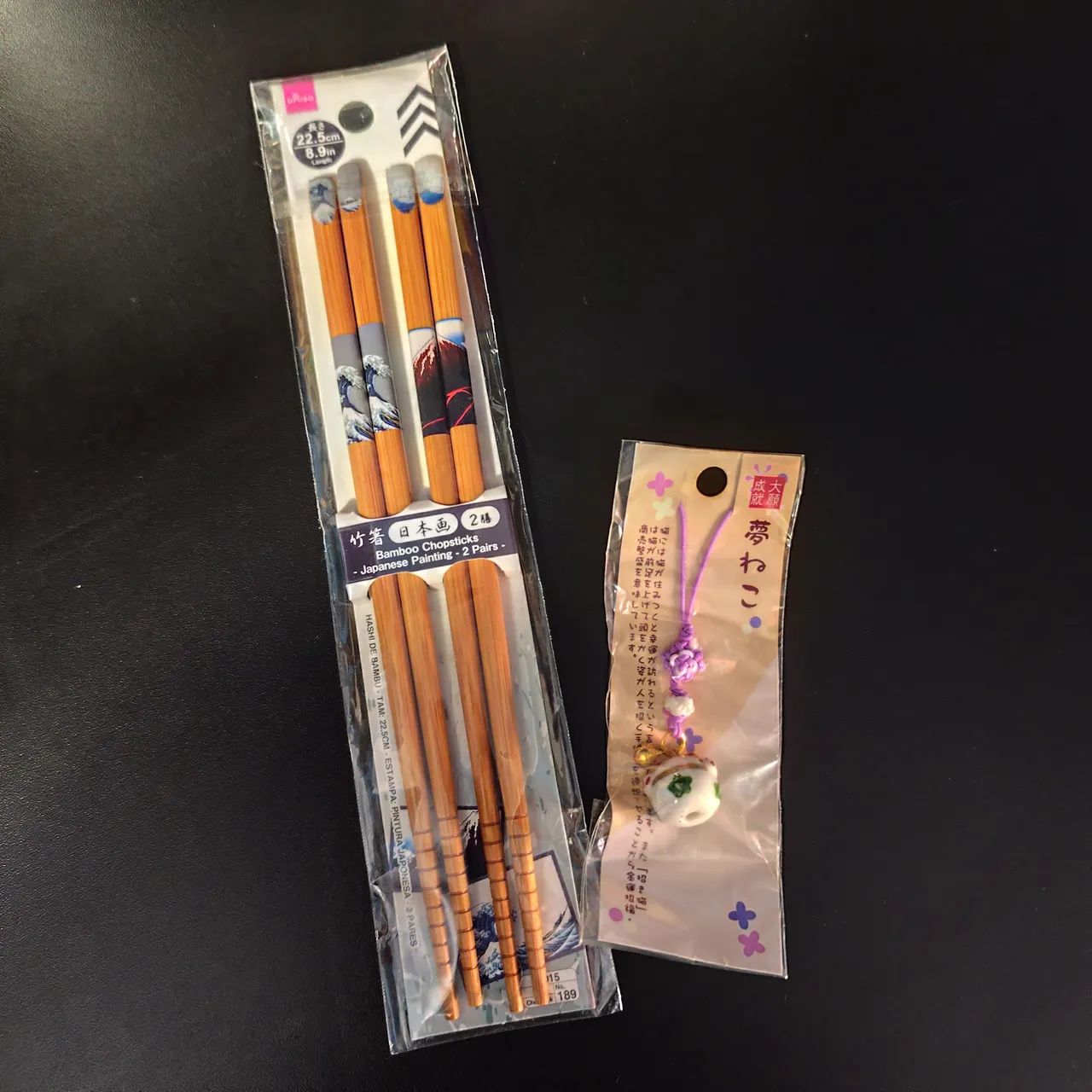 Kit Japão Original: Chaveiro Gato Cerâmica + 2 Pares Hashi Daiso