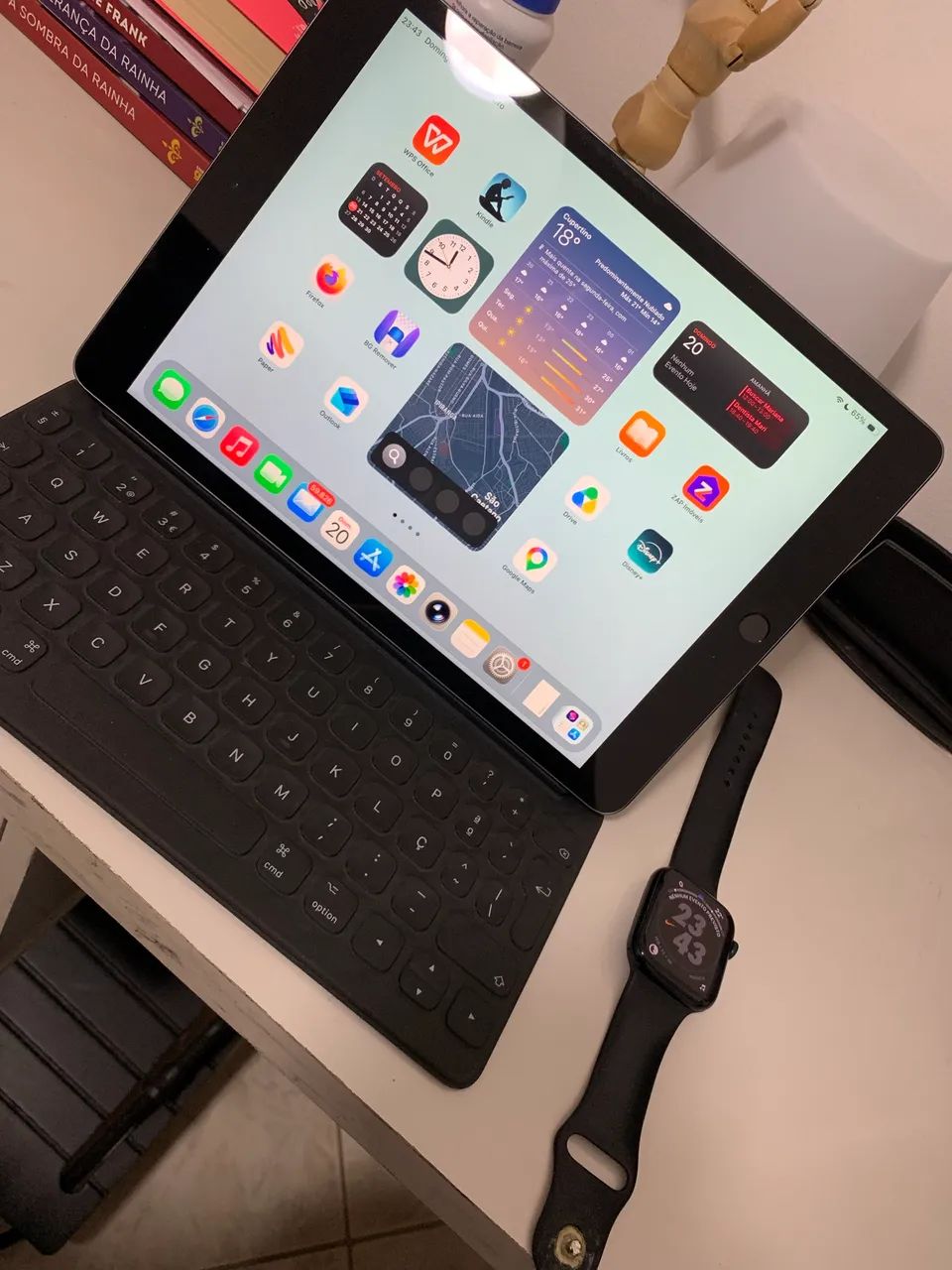 iPad 9 geração com capa teclado original + Apple Watch SE 2 geração 