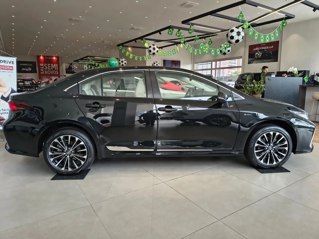 Toyota Corolla Altis Prem. Hybrid 1.8 Flex AUT, foto 5 de 15