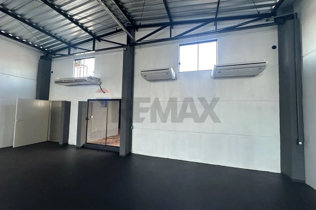 ALUGA-SE BARRACÃO COMERCIAL  PANORAMA II - Foto 2