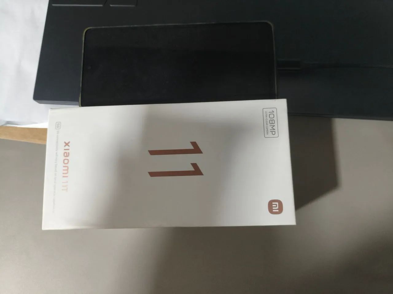 Xiaomi 11T 8GB/256GB - Perfeito Estado + Caixa e Acessórios