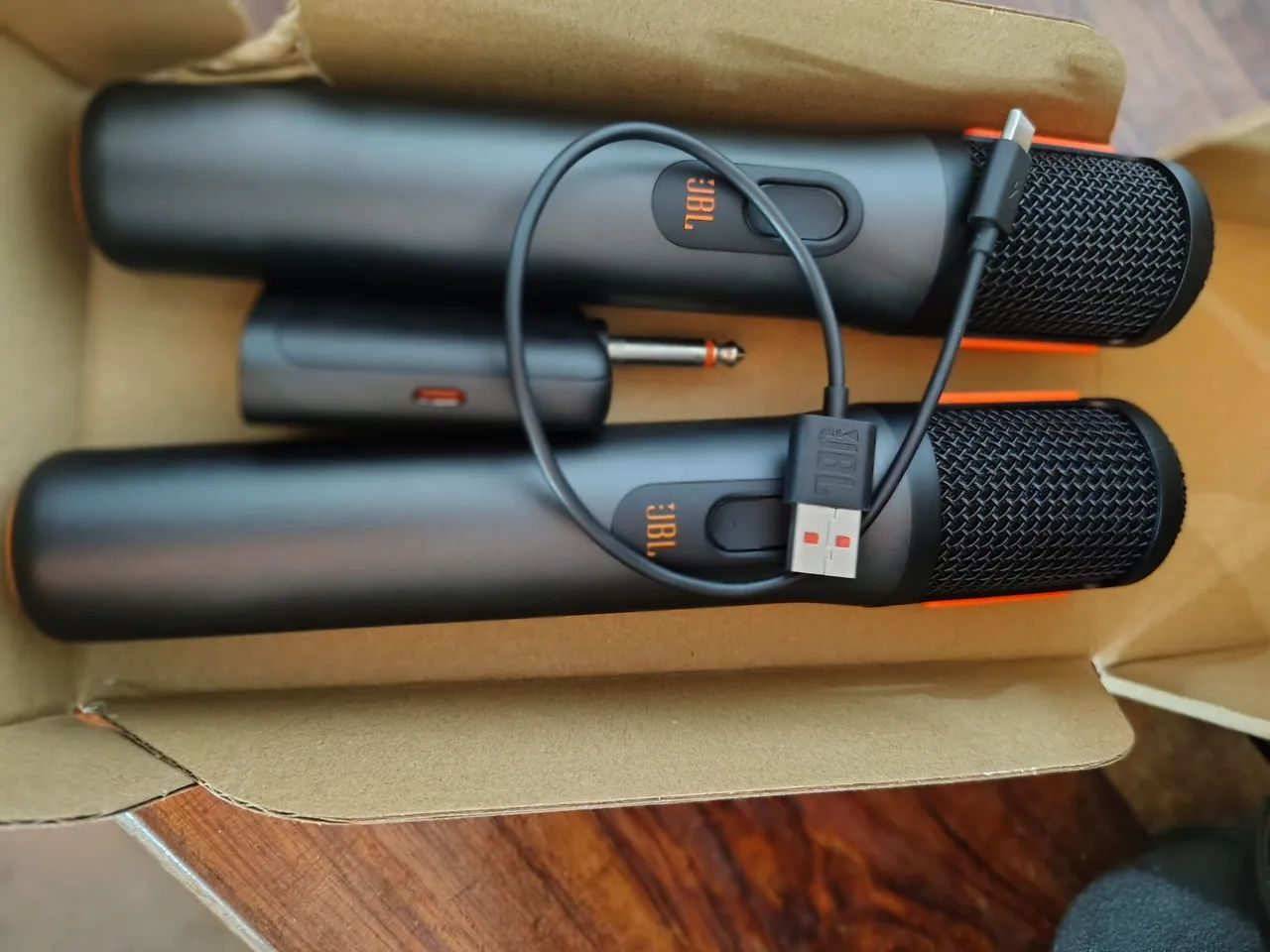 Caixa amvox mais microfones JBL - Foto 2