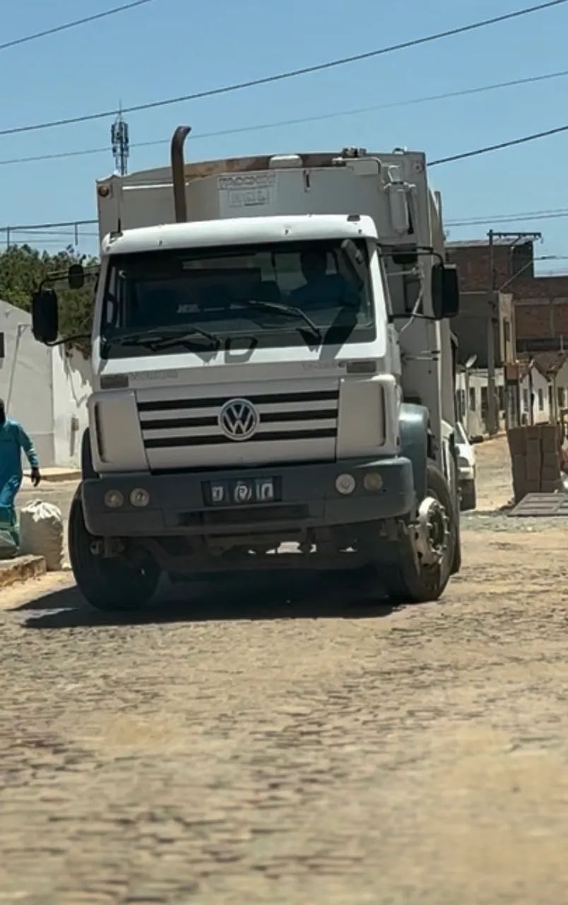 ALUGO CAMINHÃO COMPACTADOR DE LIXO  - Foto 3