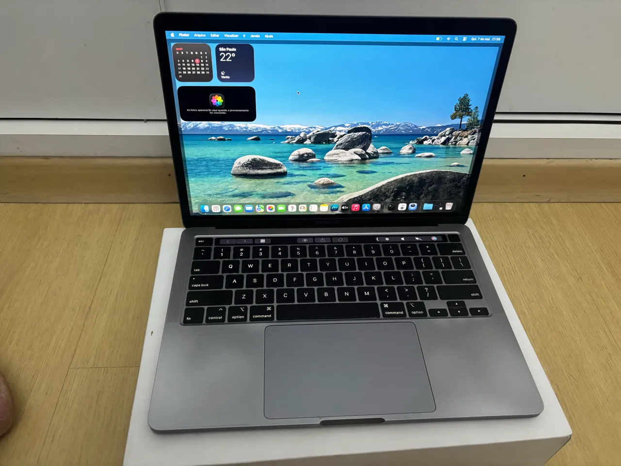 MacBook本体 MacBook Pro 2020 16GB 1TB MacBook Pro 2020 M1 16 GB 1TB com Touch Bar - Notebooks - Jacaré
