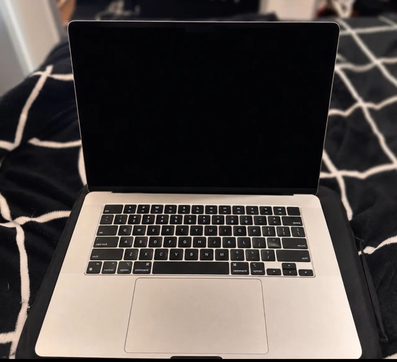 MacBook Air 15, M2