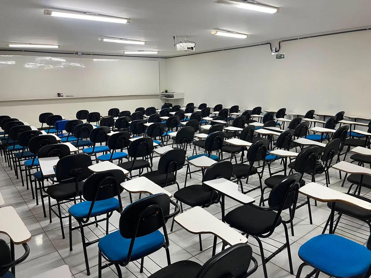 Cadeira de Estudos - Foto 2