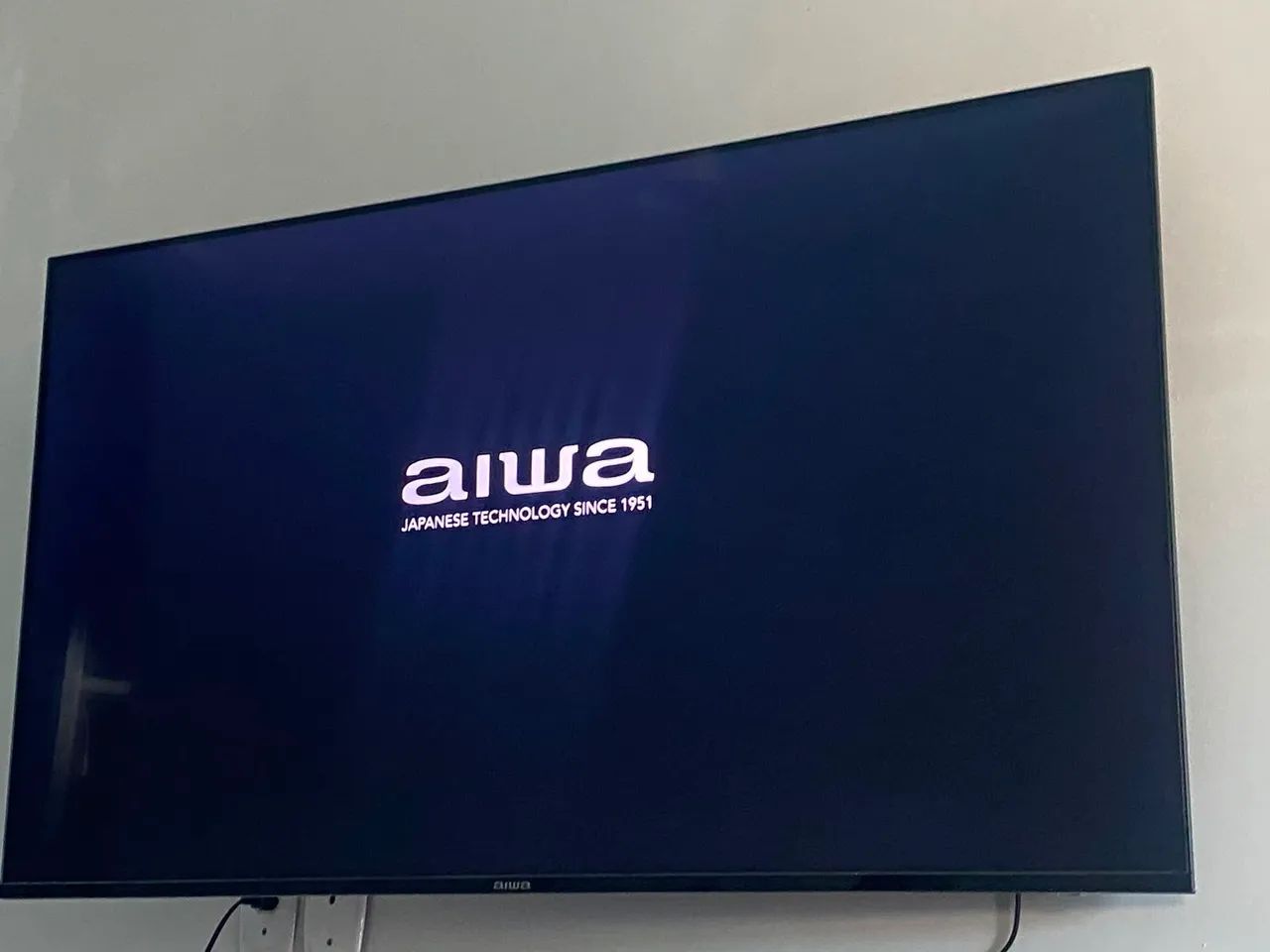 Vendo TV aiwa sistema android - Foto 2