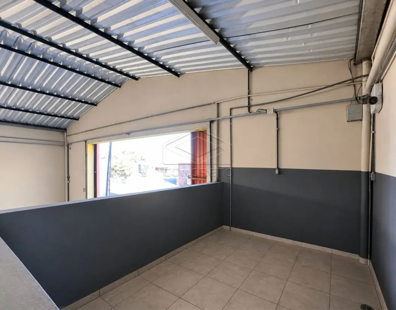 EXCELENTE GALPÃO AMPLO COM PISO CONCRETADO E ÓTIMA ESTRUTURA - Foto 4