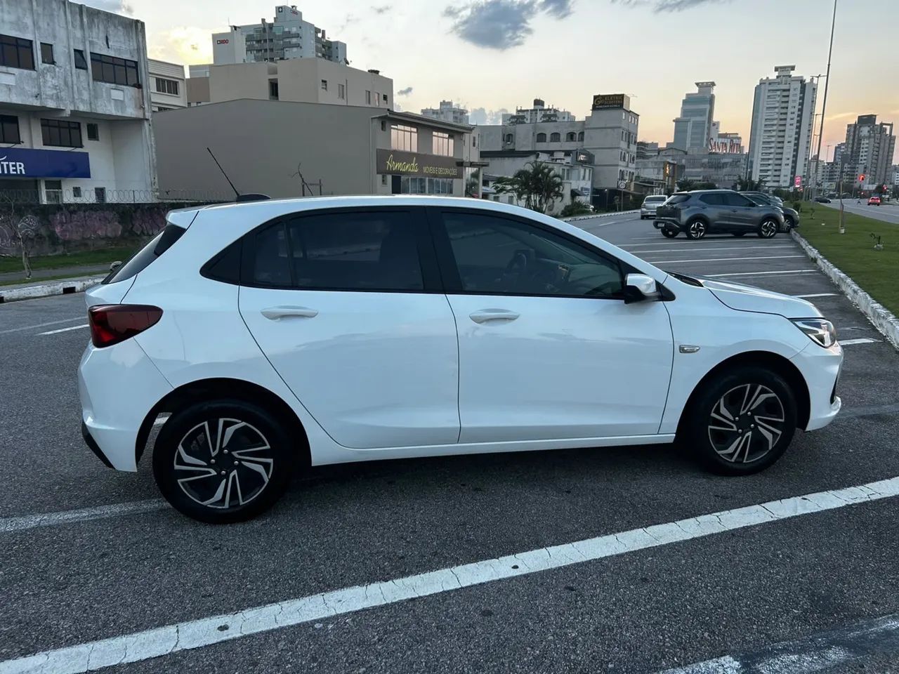 Chevrolet Onix Hatch LT 1.0 12V Flex Mec. 4P 2025 - Foto 4