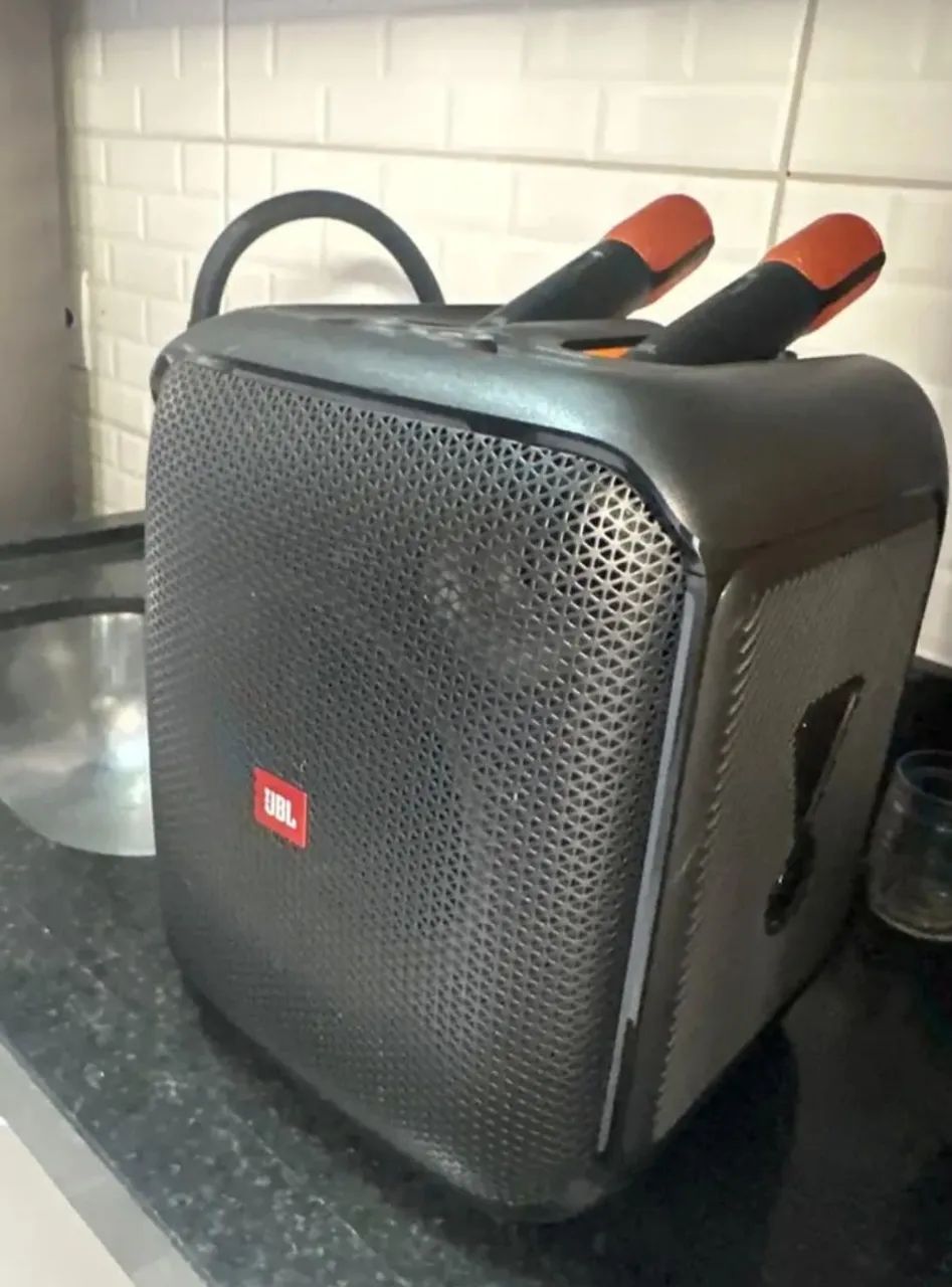 Caixa De Som Partybox Encore Com Microfone Jbl Preta - Foto 2