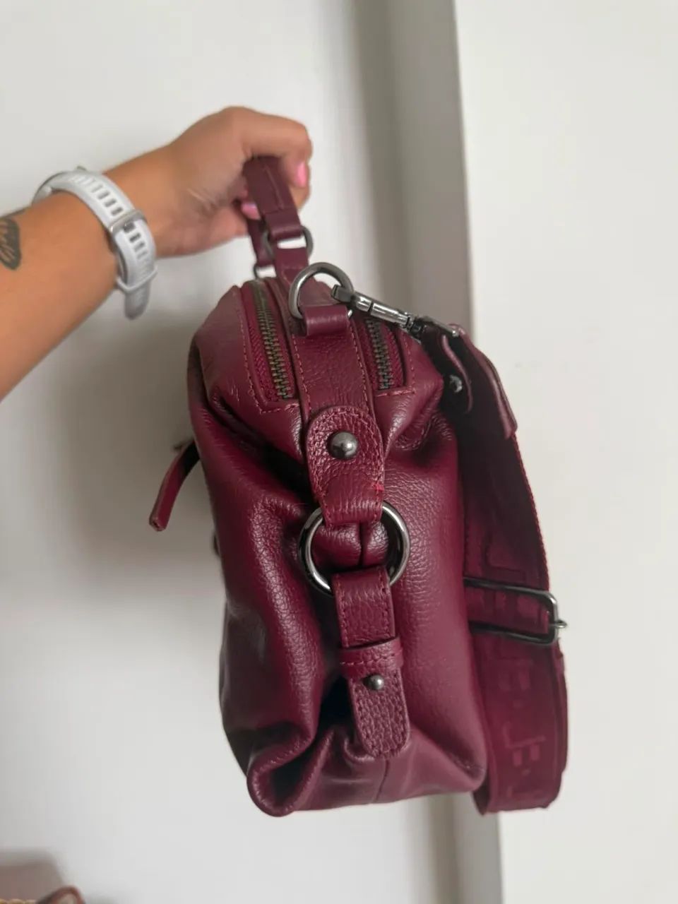Bolsa Jorge Bischoff vinho  - Foto 4