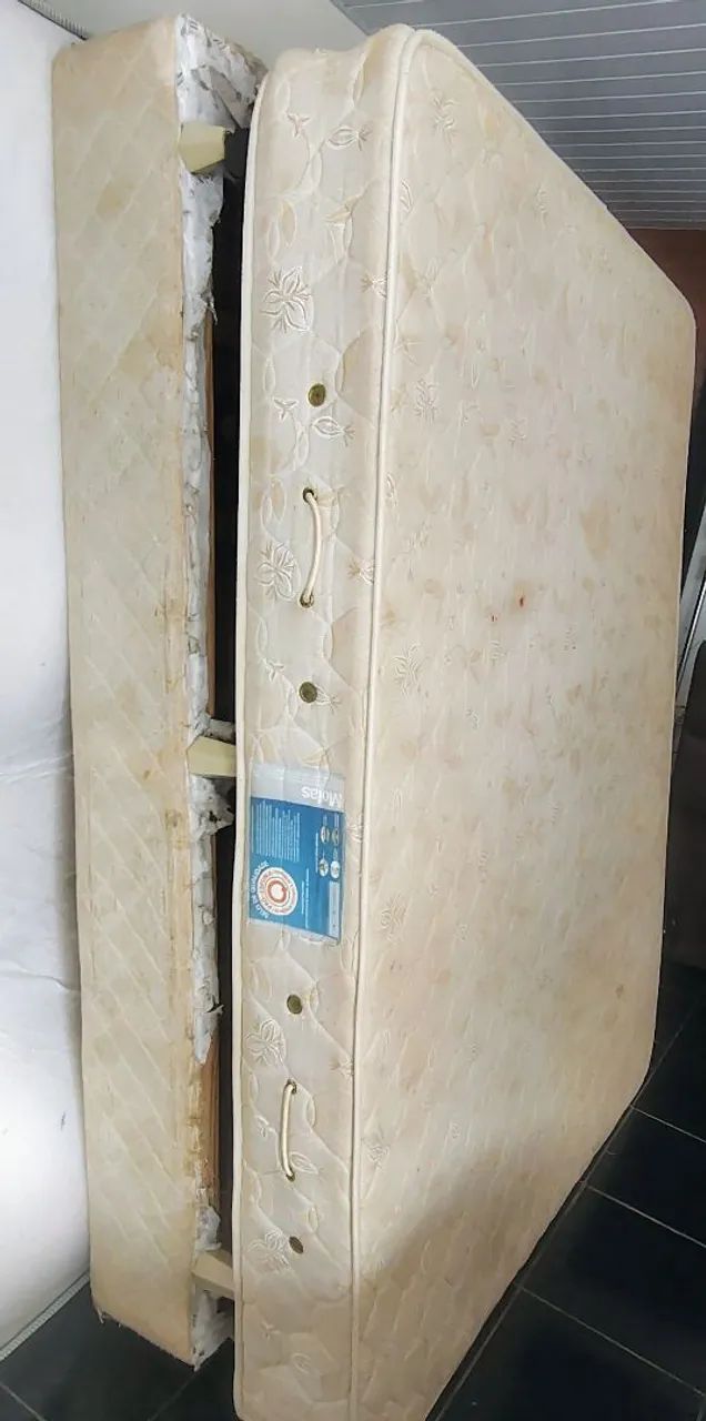 Cama box casal bem usadinha  - Foto 3