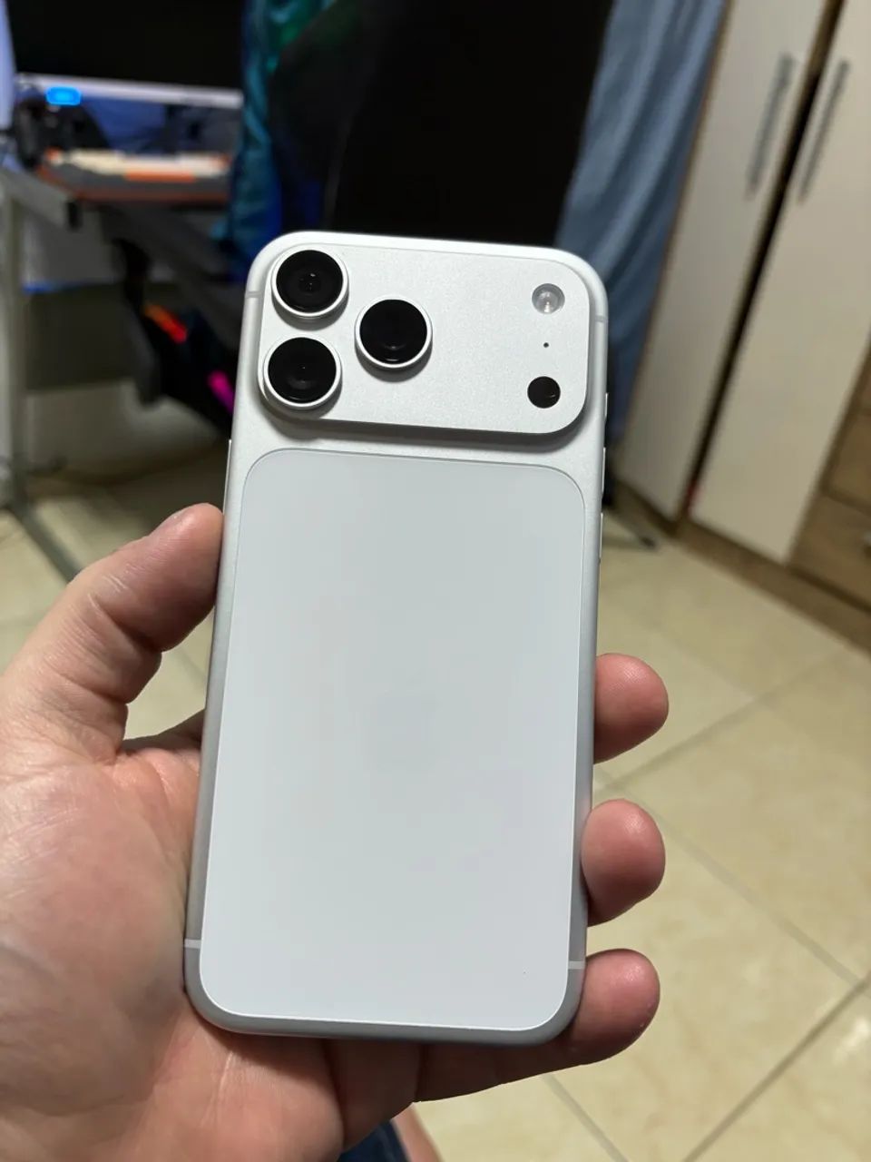 iPhone 17 Pro Max 256gb Silver - Celulares e Smartphones - Centro
