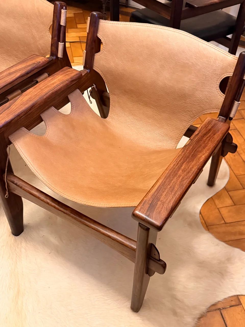 2 POLTRONAS KILIN ORIGINAL SÉRGIO RODRIGUES EM JACARANDÁ E COURO LEGÍTIMO