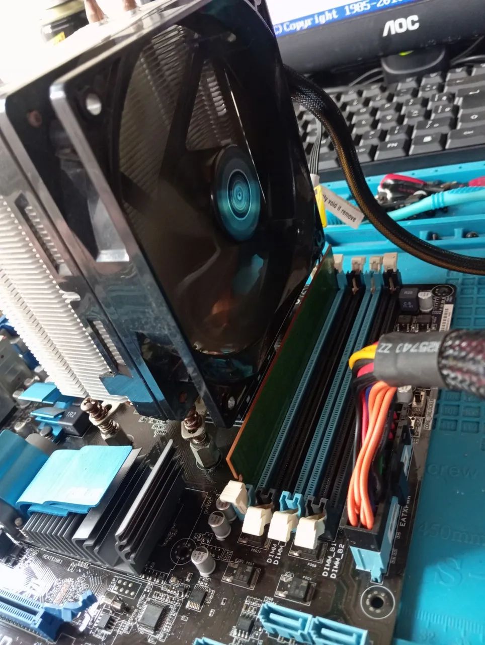 Placa Mãe Asus + Phenom II X6 Cooler master C/Espelho - Foto 5
