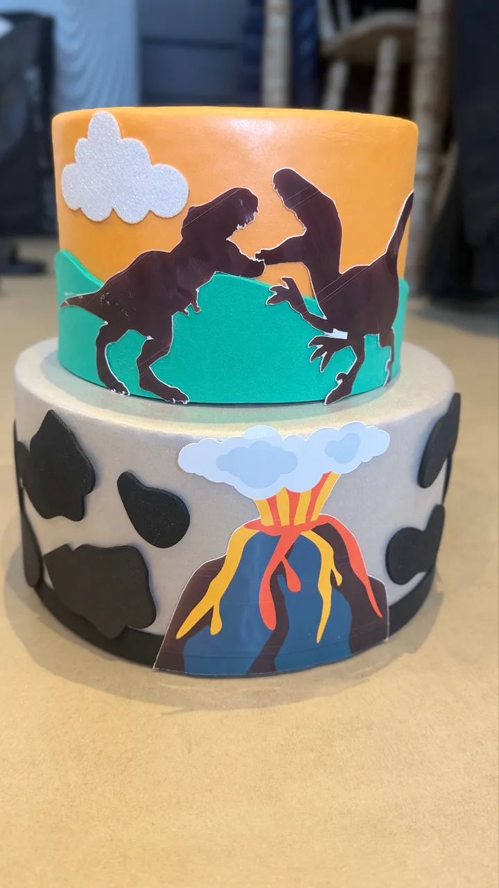 Bolo Dino Fake