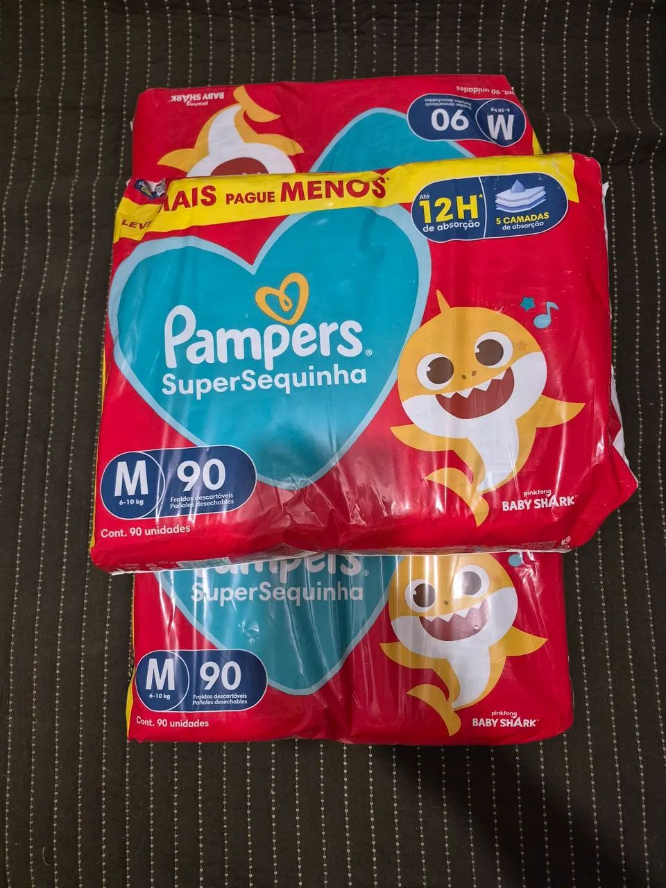 Fradas pampers supersequinha M 90 unidades