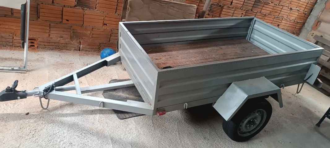 Carretinha carro  novinha R$ 5.500