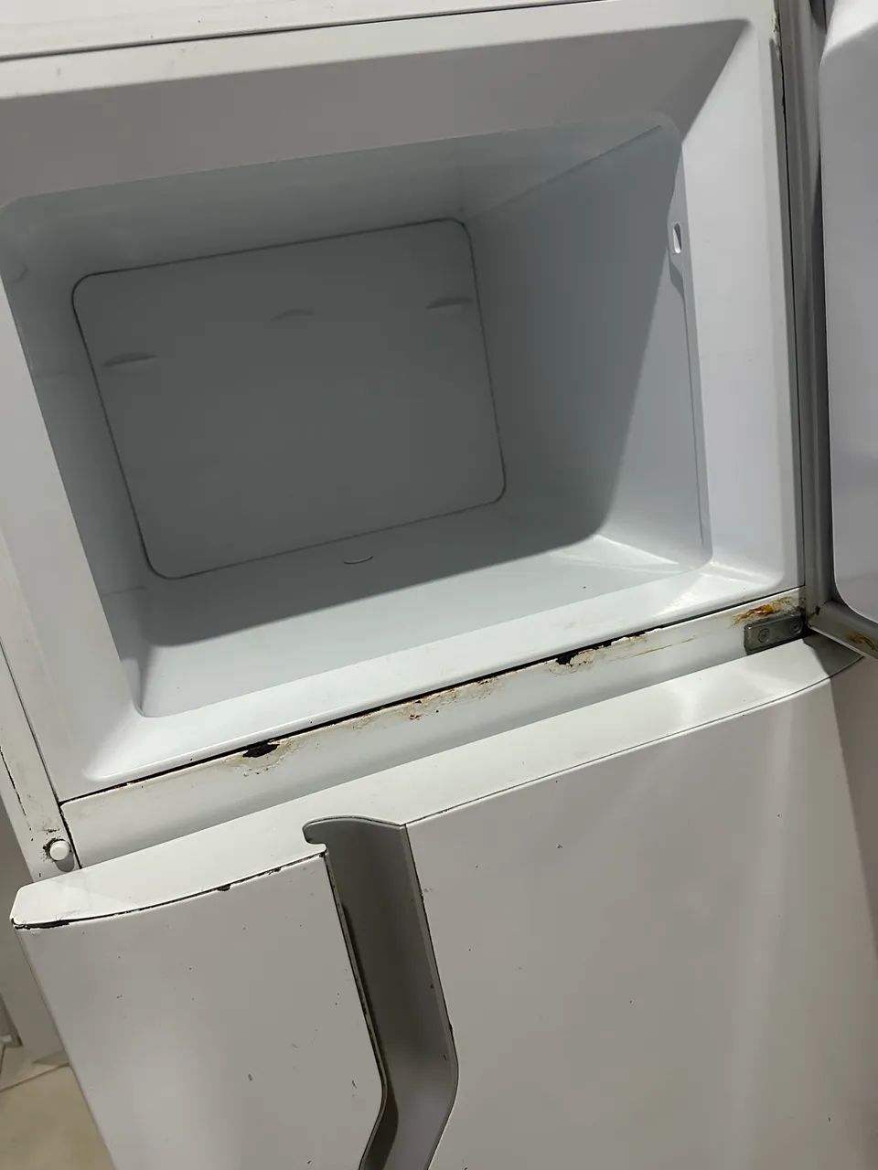 Vendo Geladeira Electrolux 