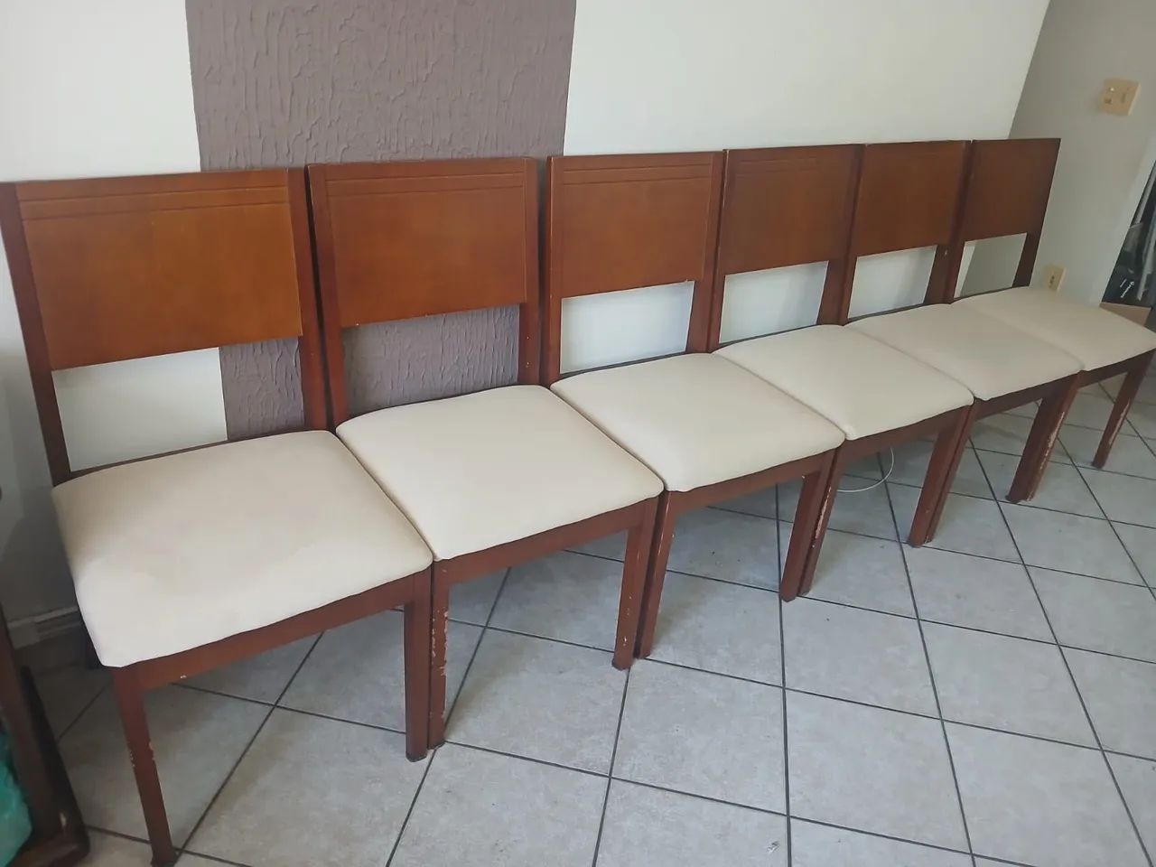 MESA DE JANTAR MADEIRA MACIÇA CEREJEIRA COM 6 POLTRONAS  - Foto 5
