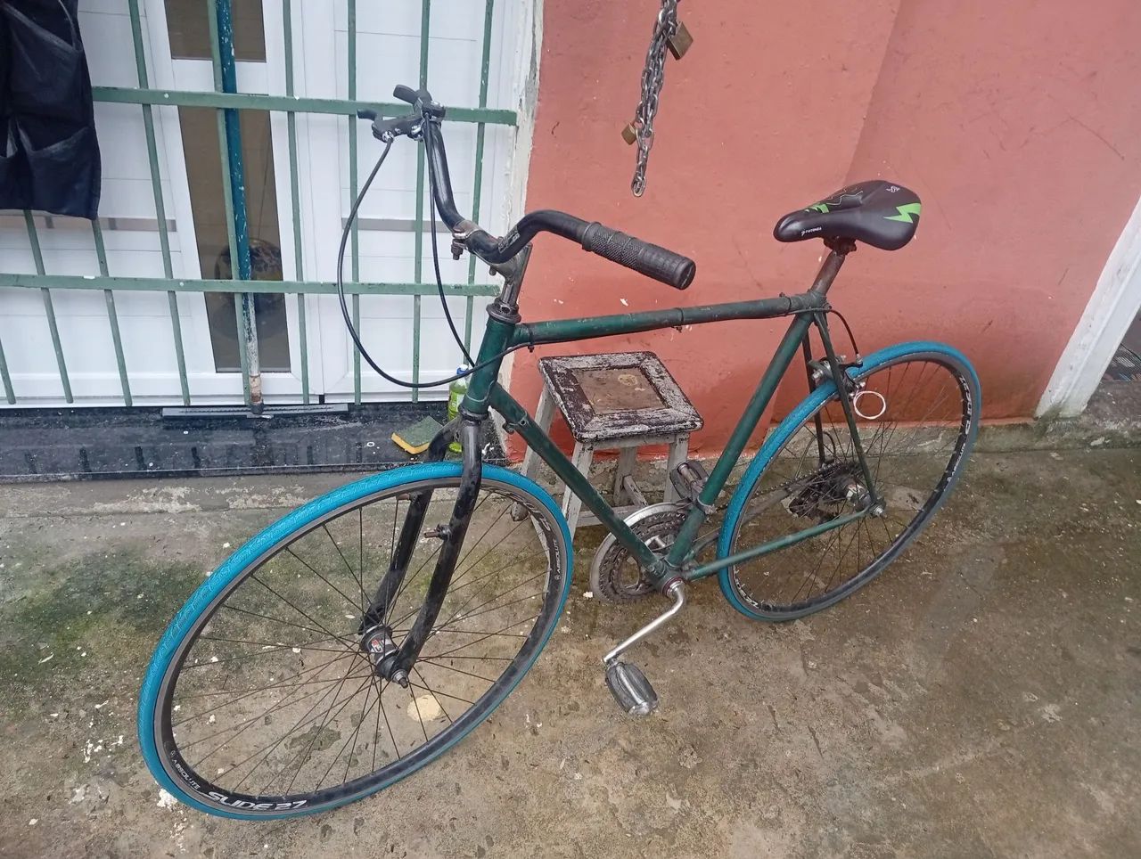 Caloi 10 pneu maciço 