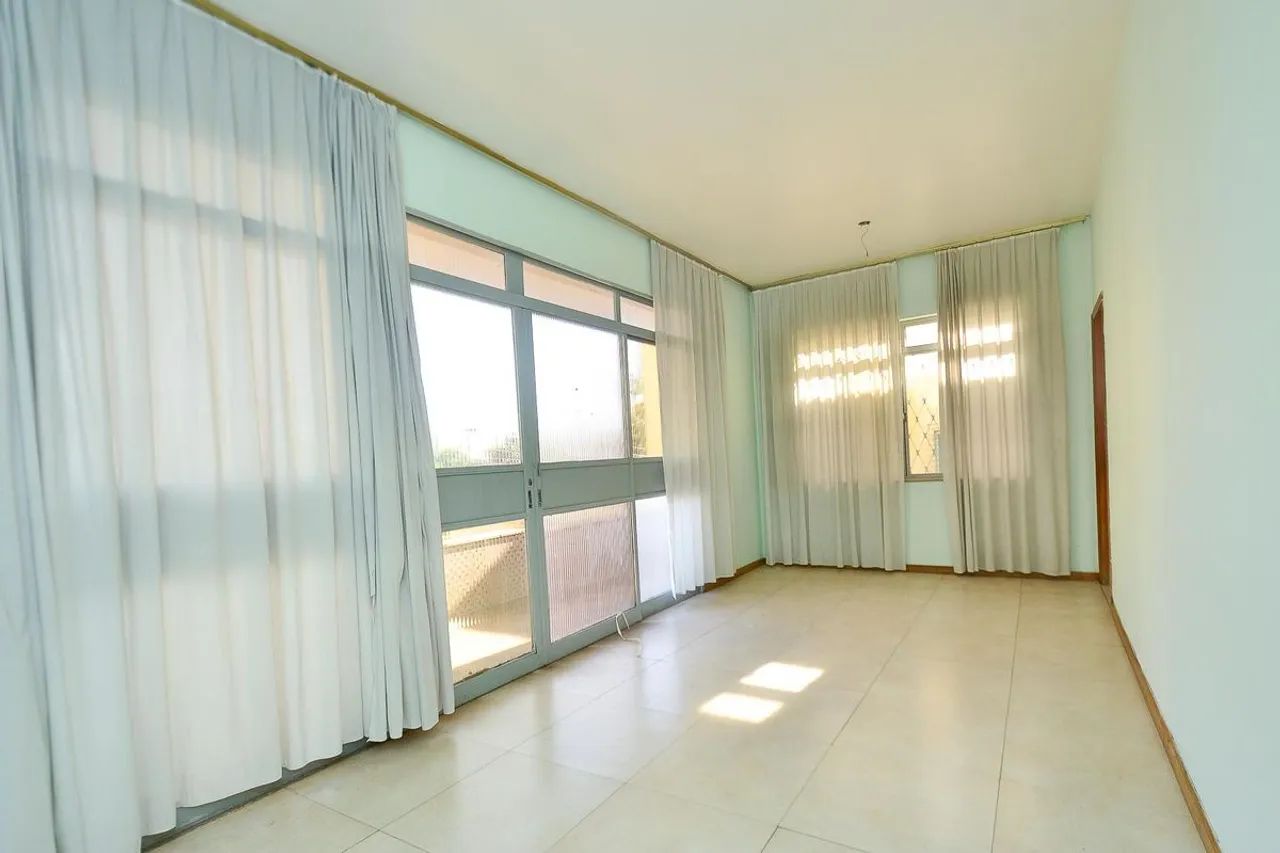 Casa à Venda - Colégio Batista, 5 Quartos, 280 m2 - Foto 3