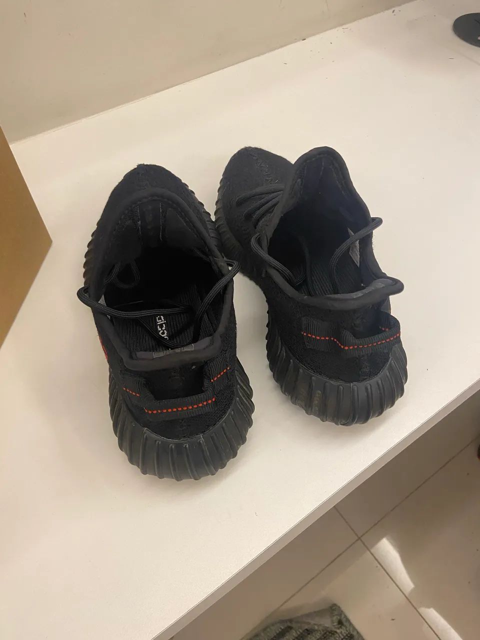 Yeezy Boost 350 v2 Black Red (Bred) - Foto 4