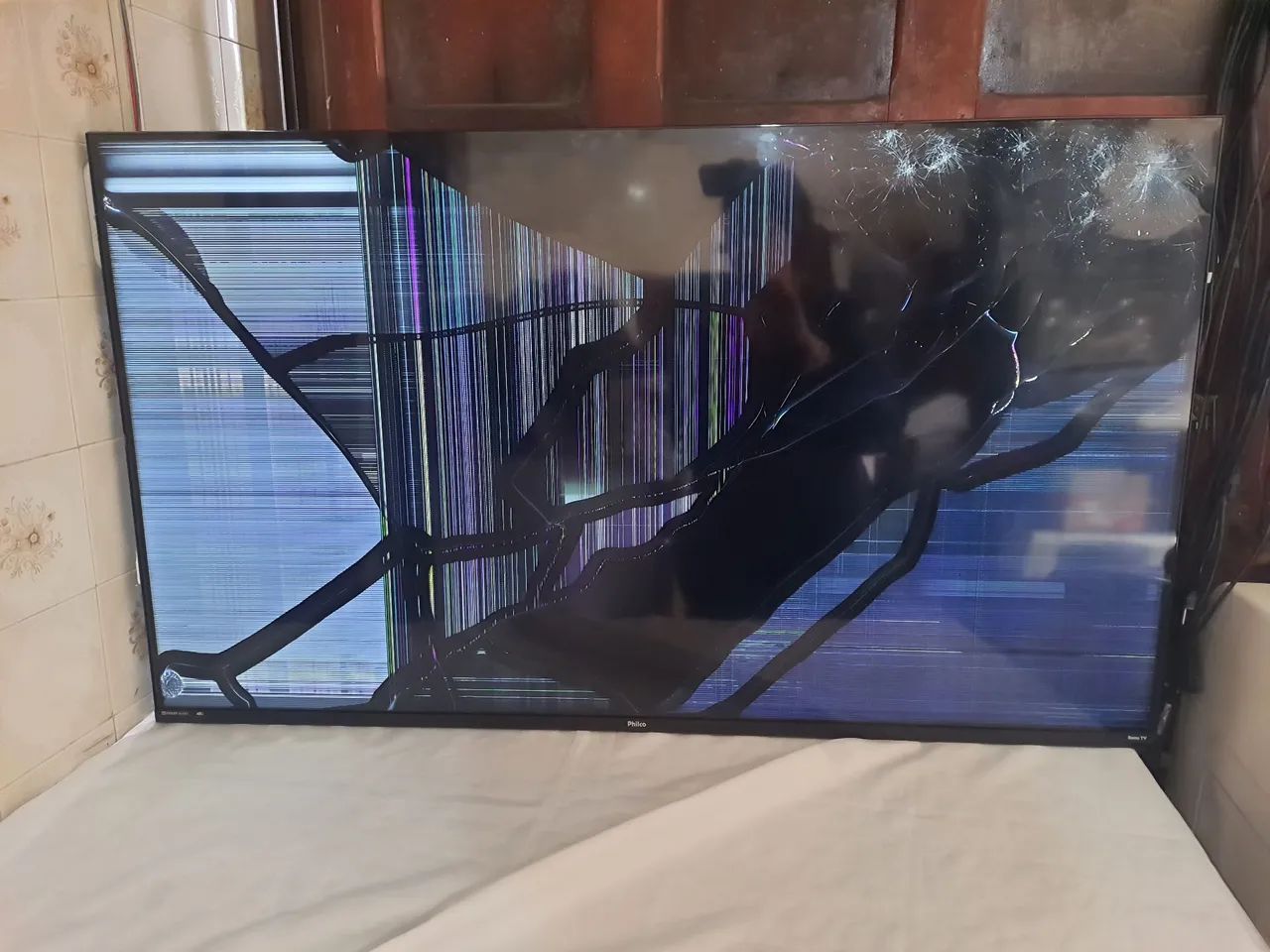 Smart Tv Led 50 Polegadas Philco Liga Com Tela Quebrada.