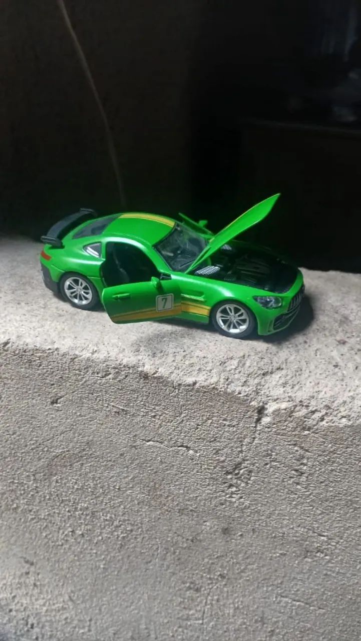 Kit com 3 carrinho miniaturas  - Foto 2