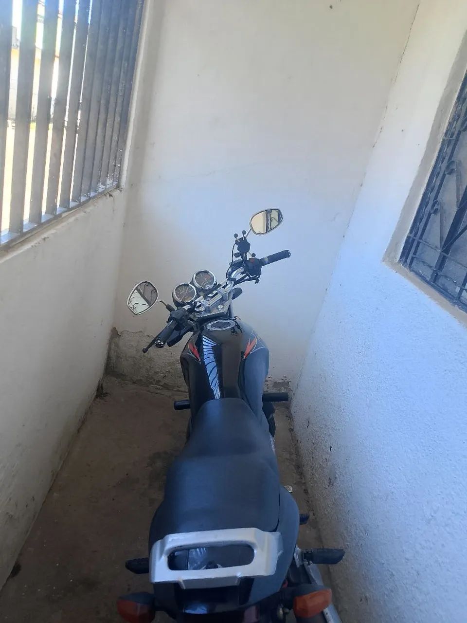 Suzuki gsr 150 - Foto 2