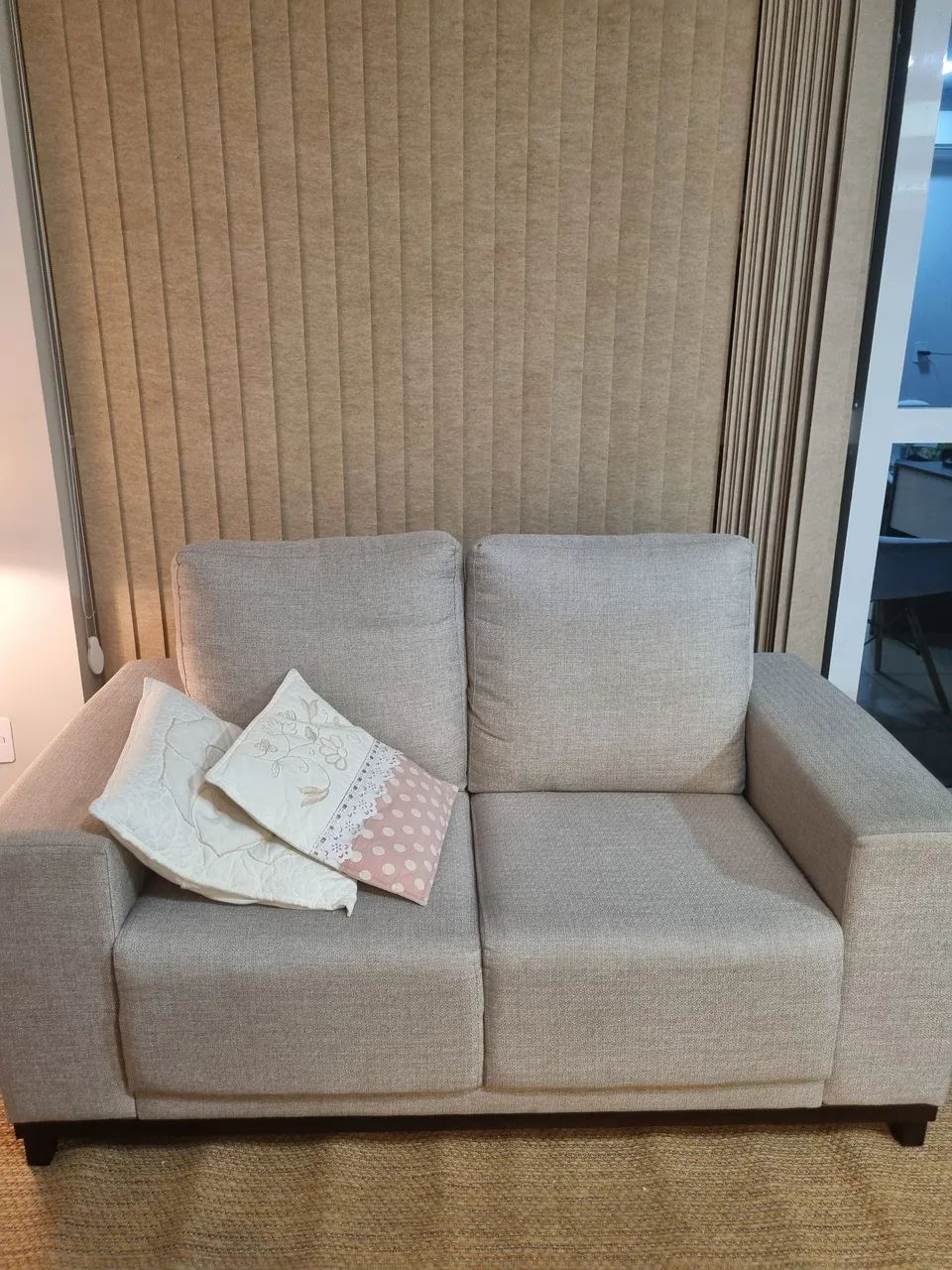 Sofa de 2 lugares em linho impermeável  - Foto 2