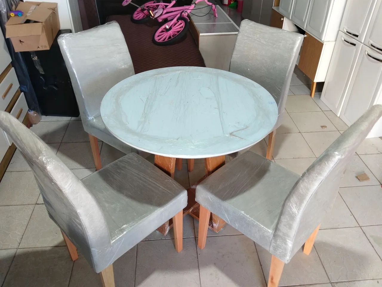 Mesa e cadeiras de madeira mesmo. - Foto 4