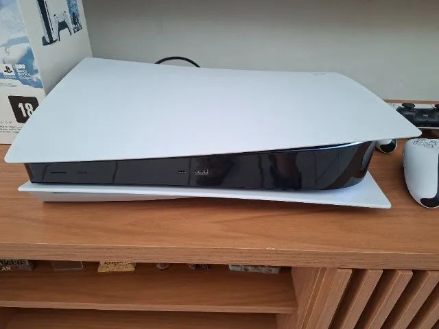 Console PS5 God of War, com leitor,2 controles - Foto 3