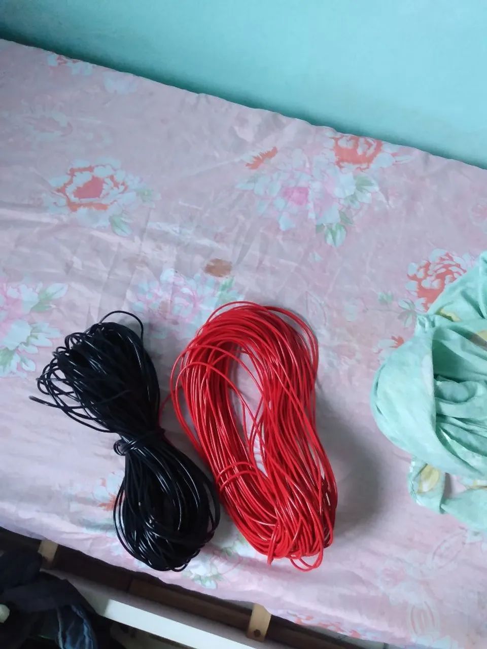 100 metros de fio Sil original 50 metros vermelho, e 50 metros preto.150,00 reais os dois 