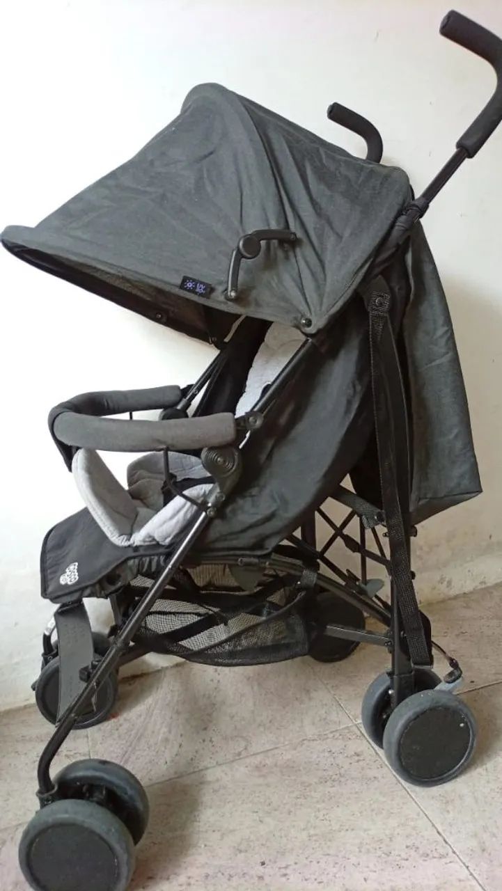 Carrinho de Bebê -  Cosco, preto mescla.