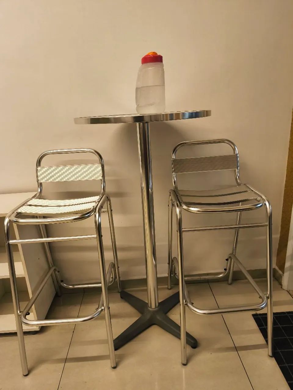 Mesa e duas cadeiras bistrô 