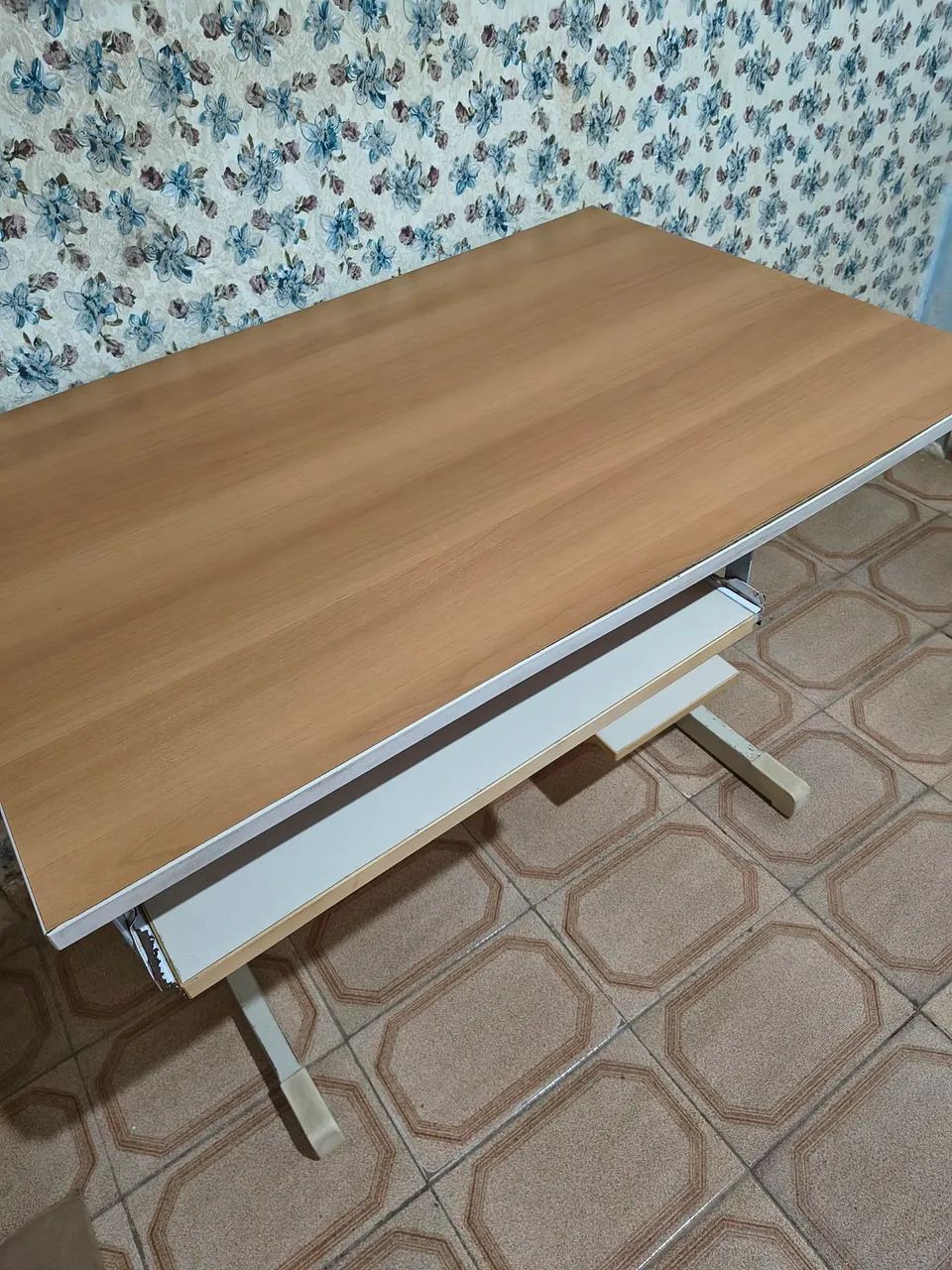 Mesinha para computador/ estudos - Foto 4