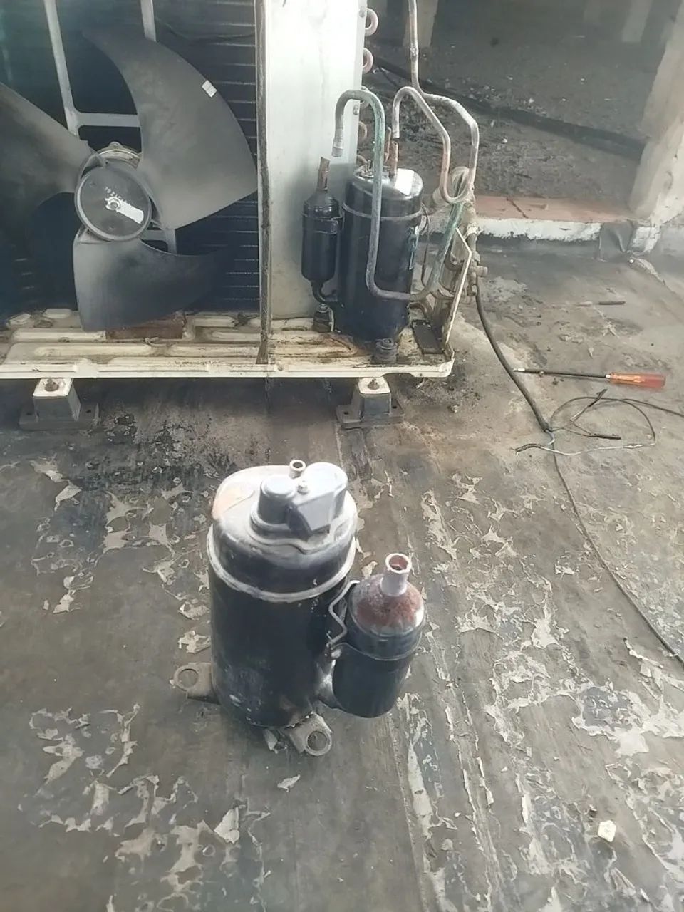 Manutenção em aparelho de ar-condicionado. - Foto 4