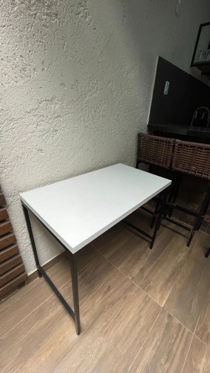 Escrivaninha Branca em ótimo estado - Foto 2