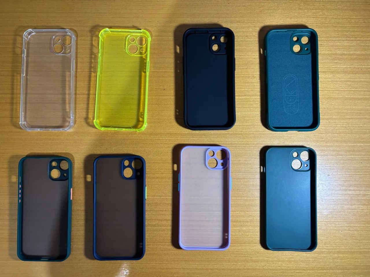 8 capinhas case para iPhone 13/14 novas e usadas - Foto 2