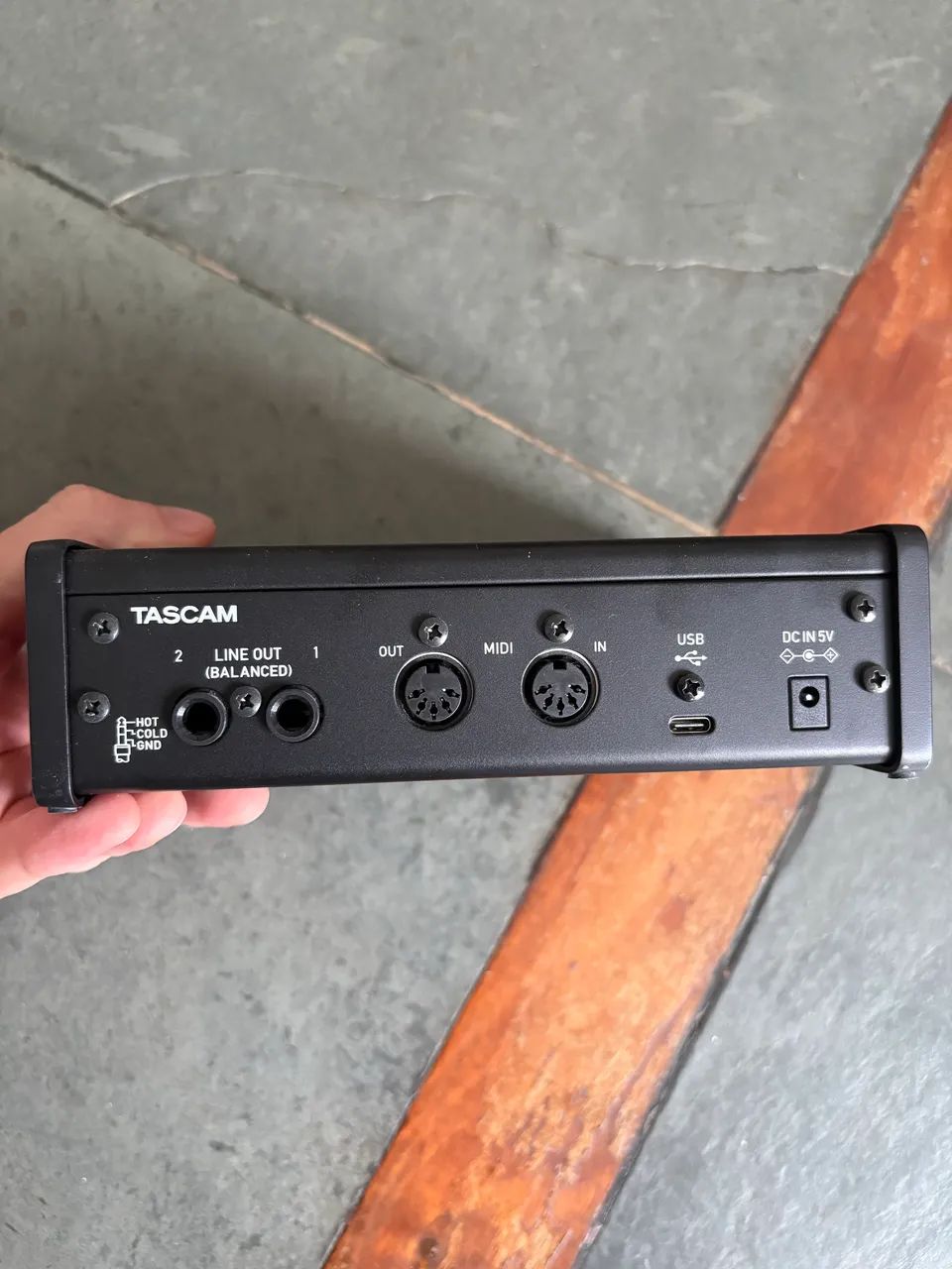 interface de audio tascam 2X2 HR - Foto 2