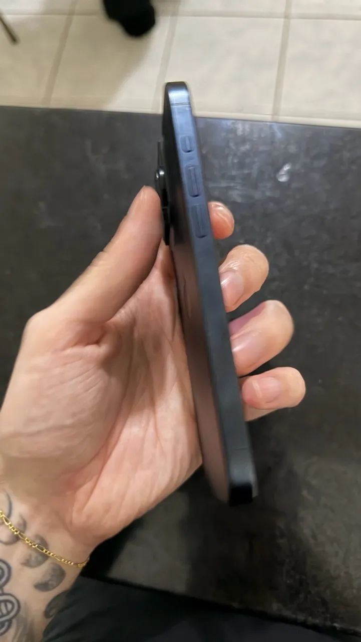 Iphone 15 Pro - Foto 4