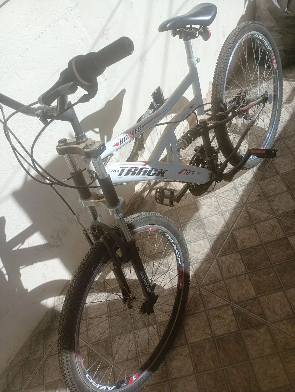Bicicleta aro 26 semi nova  - Foto 2